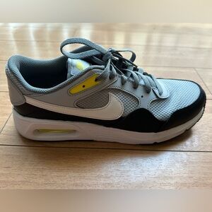 Men’s Nike Air Max size 10 grey and black sneakers.